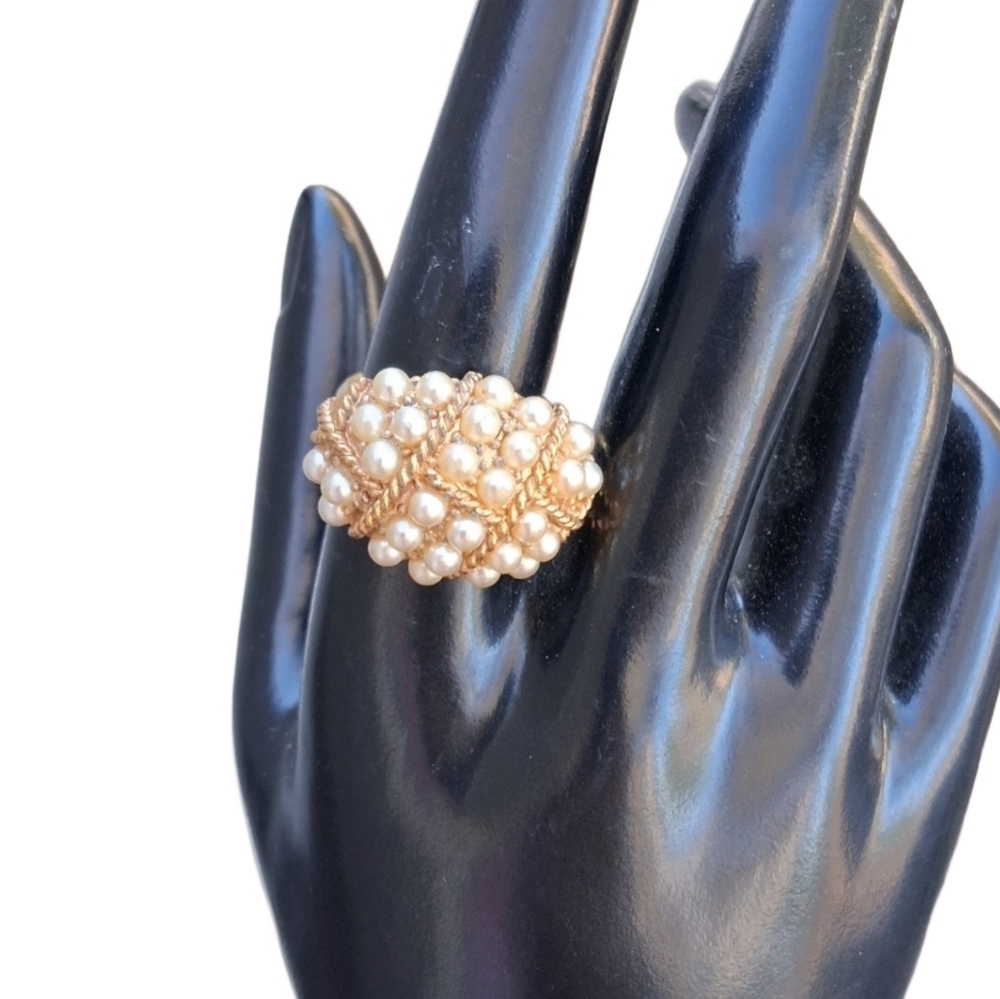 Vintage Sarah Coventry '78 Faux Pearl Gold Tone Dome Ring